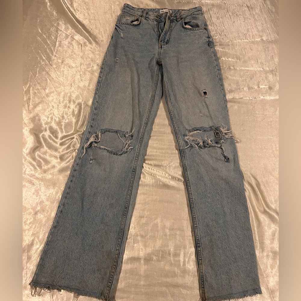 Zara high waisted light wash distressed wide leg jeans size 4
